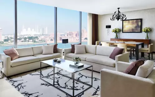 ONE BEDROOM SUITE LIVING ROOM